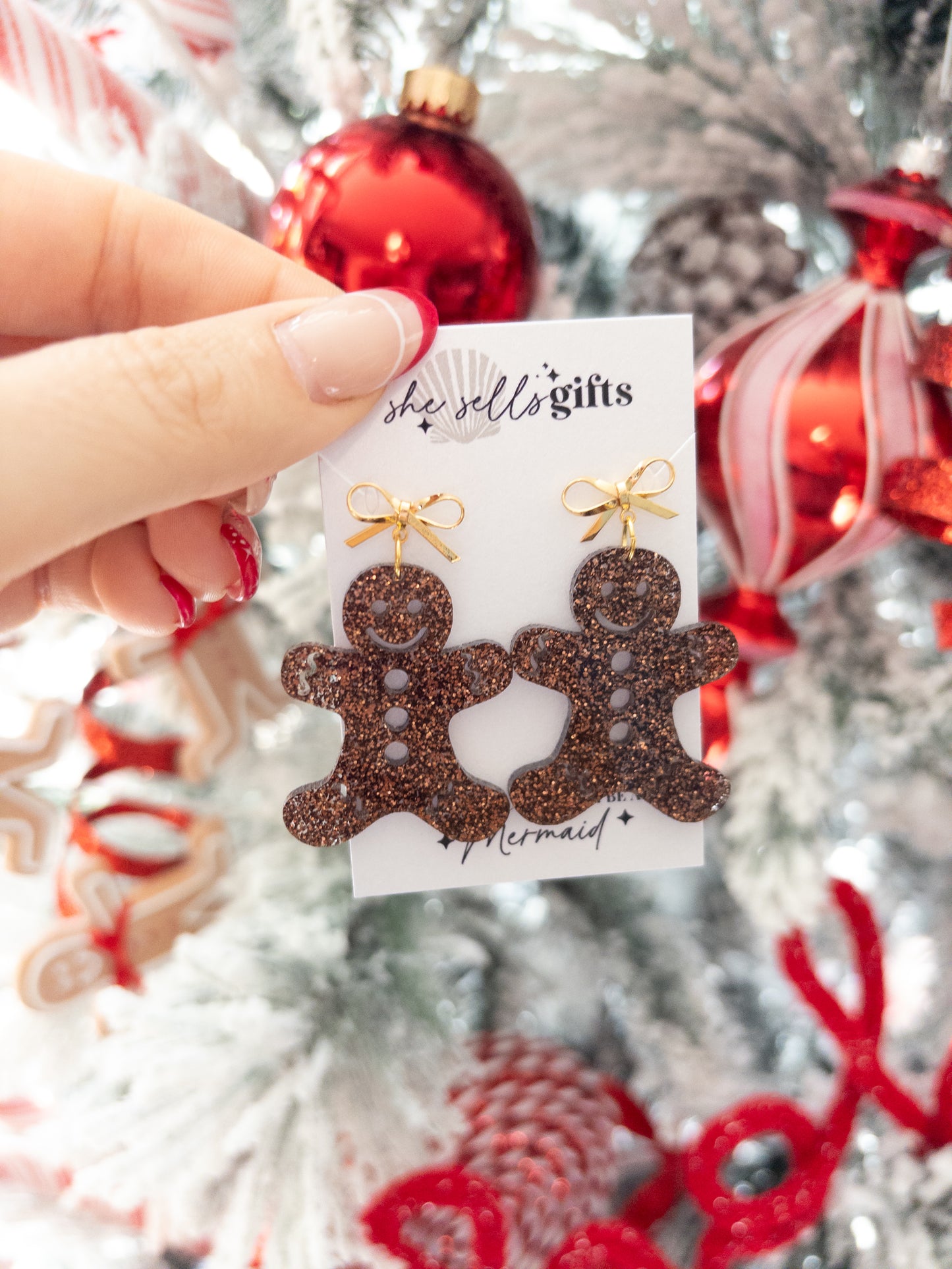 Gingerbread with gold bow dangles