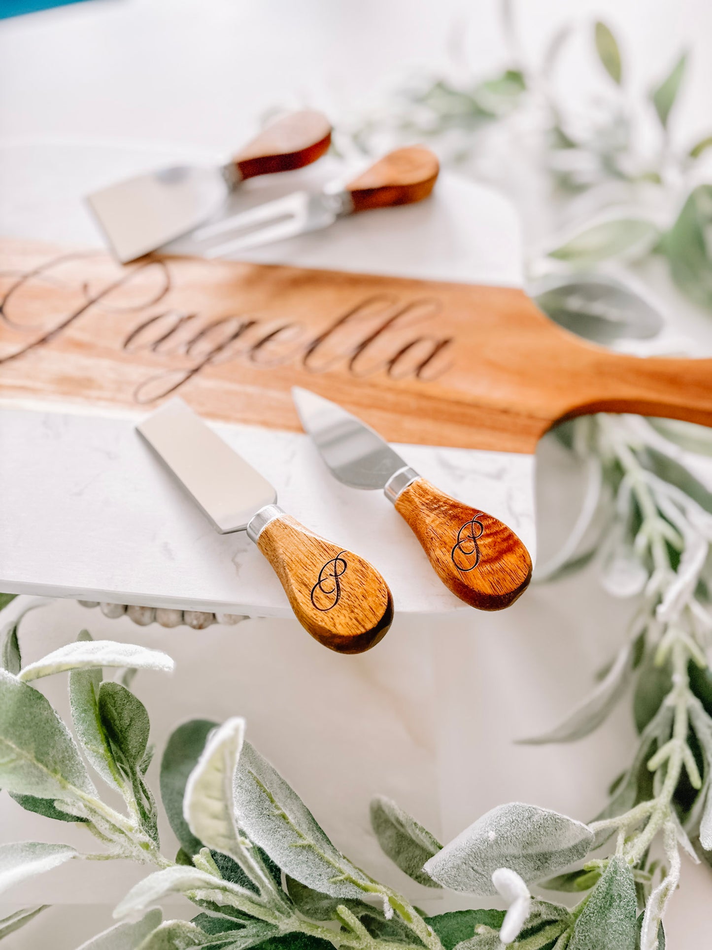Personalized Charcuterie Board with Wooden Handle Cheese Knife Set