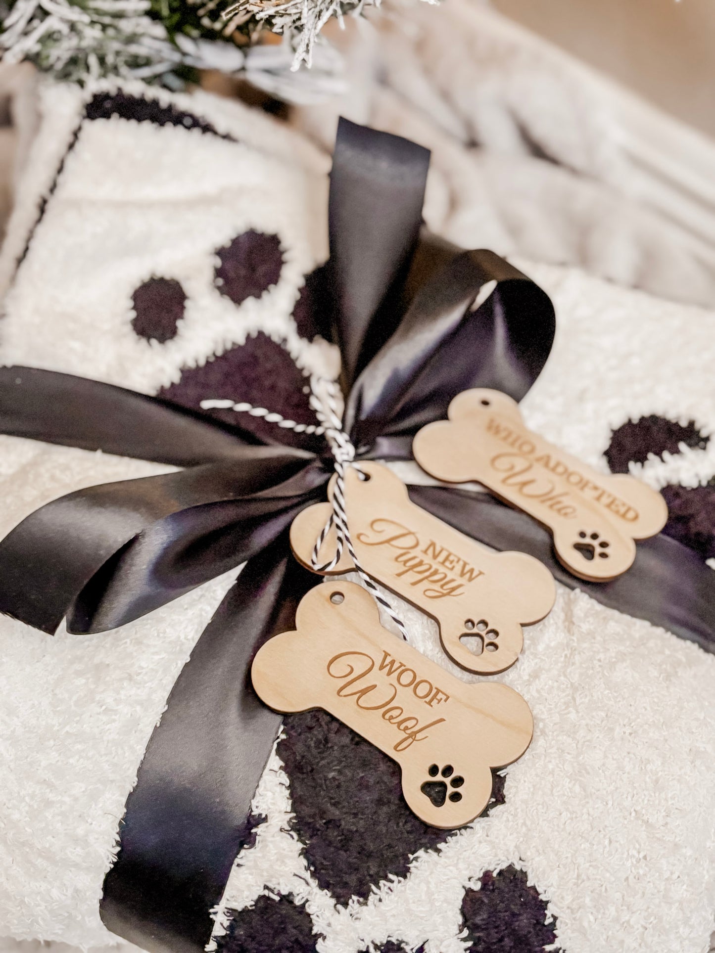 Dog Paw White & Black Blanket